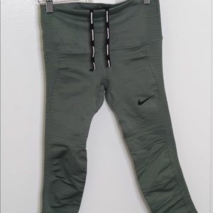 Nike Dru-fit green leggings